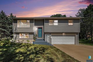 27094 Baron Pl, Sioux Falls, SD 57108