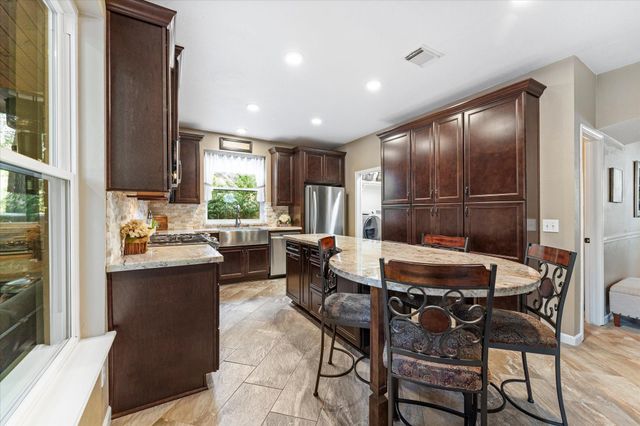 50 N Hollylaurel Circle, The Woodlands, TX 77382