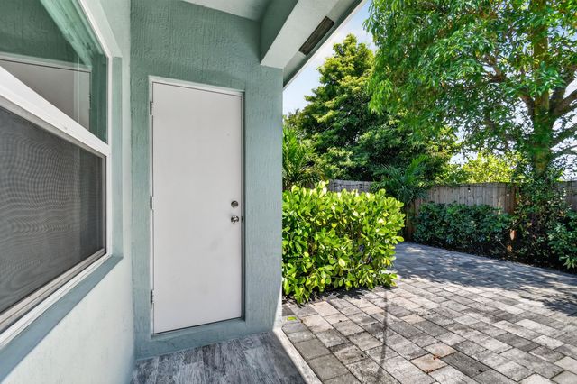 2694 Nokomis Avenue, West Palm Beach, FL 33409