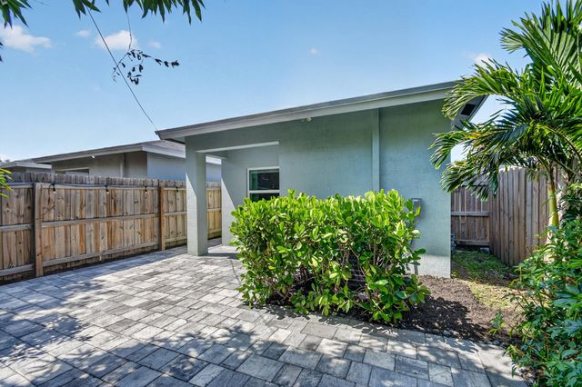 2694 Nokomis Avenue, West Palm Beach, FL 33409