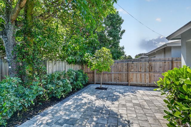 2694 Nokomis Avenue, West Palm Beach, FL 33409