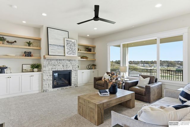 10109 Laramie Street, Papillion, NE 68046