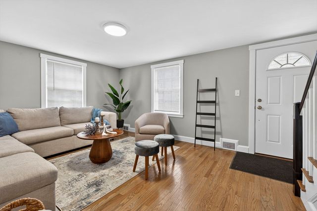 41 Clinton St, Marlborough, MA 01752