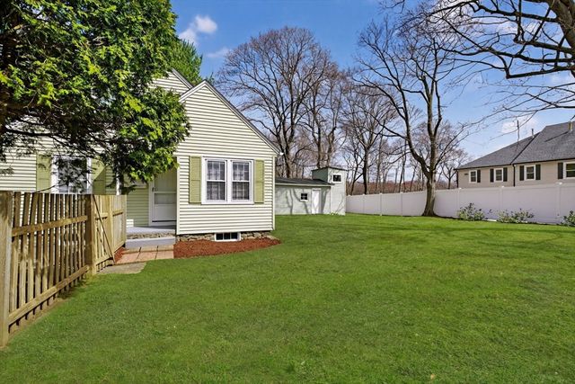 41 Clinton St, Marlborough, MA 01752