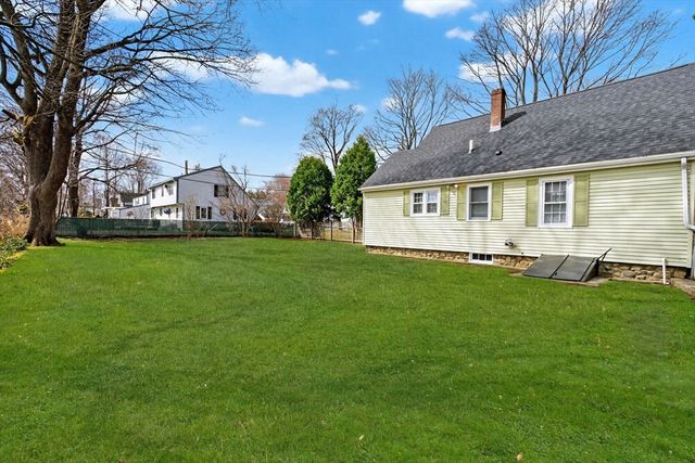 41 Clinton St, Marlborough, MA 01752