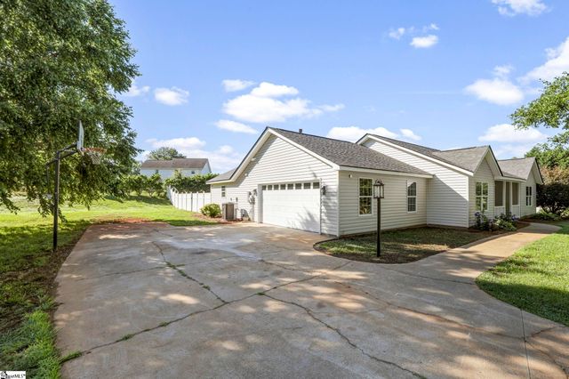 410 Benjamin Reid Court, Duncan, SC 29334