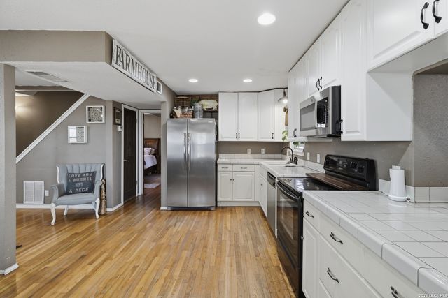 16040 Keller, Lacoste, TX 78039