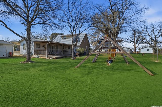 16040 Keller, Lacoste, TX 78039