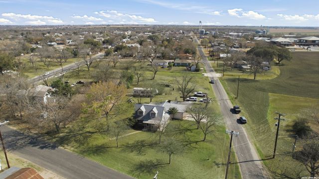 16040 Keller, Lacoste, TX 78039