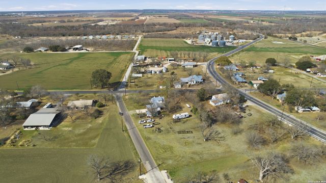 16040 Keller, Lacoste, TX 78039