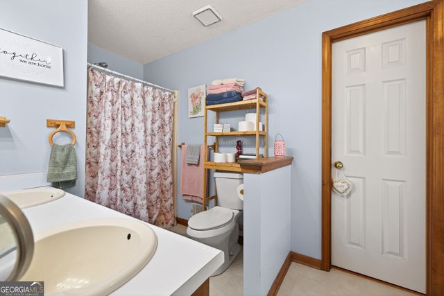 196 Regal Way W, Mcdonough, GA 30253