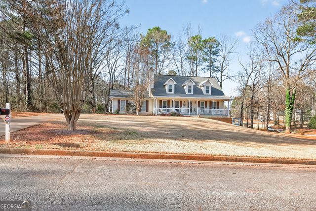 196 Regal Way W, Mcdonough, GA 30253