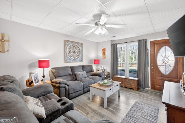 196 Regal Way W, Mcdonough, GA 30253