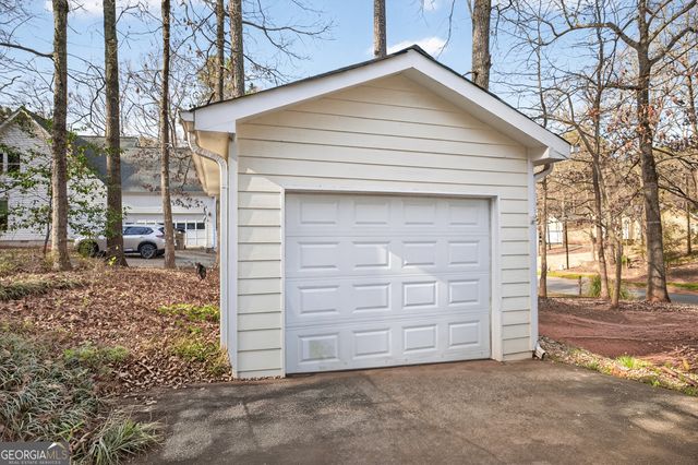 196 Regal Way W, Mcdonough, GA 30253