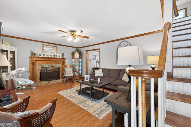 196 Regal Way W, Mcdonough, GA 30253