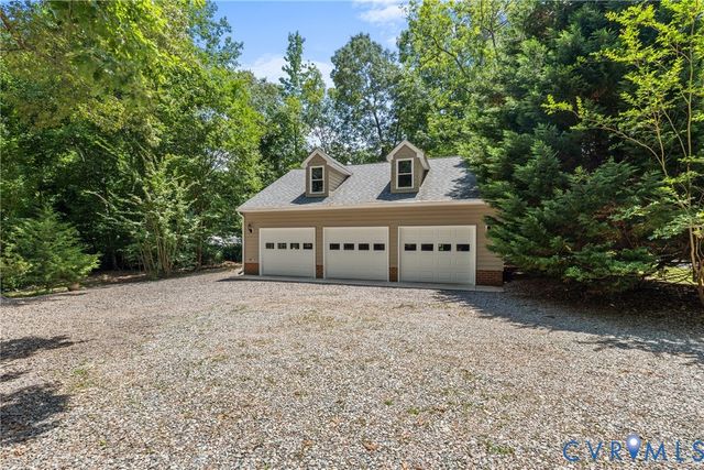 6519 Masada Dr, Chesterfield, VA 23838