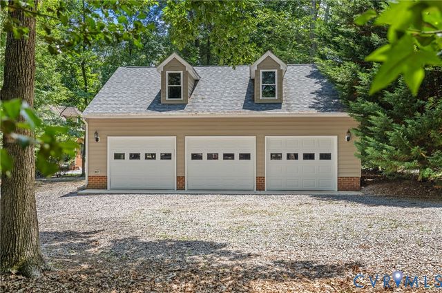 6519 Masada Dr, Chesterfield, VA 23838