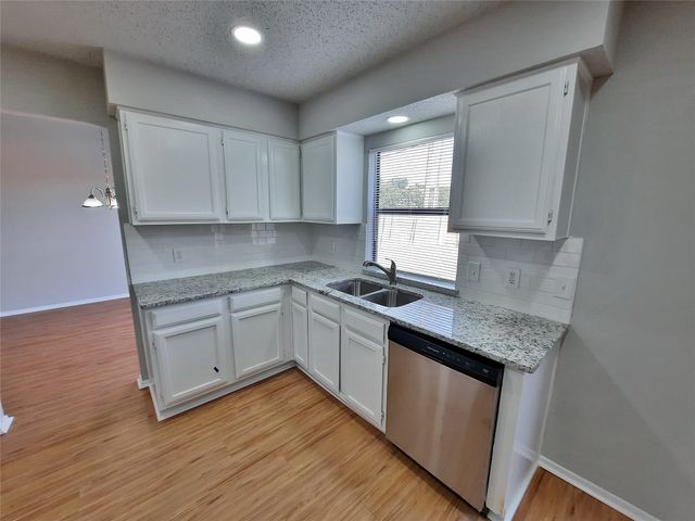 2646 Winslow Drive, Grand Prairie, TX 75052