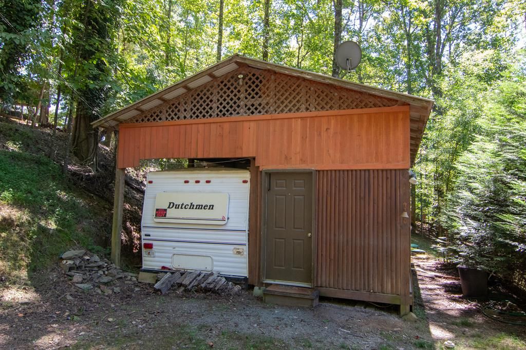 71 6th Street, Ellijay, GA 30540