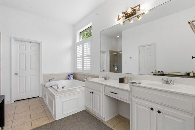 2537 Clearlake Drive, Grand Prairie, TX 75054