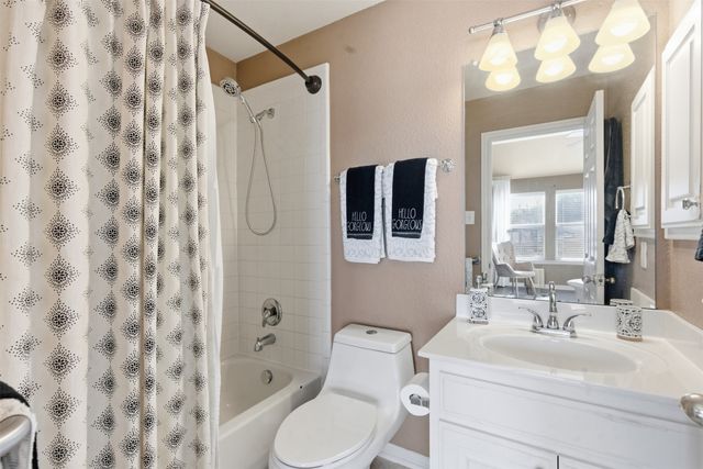 2537 Clearlake Drive, Grand Prairie, TX 75054