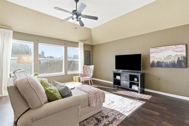 2537 Clearlake Drive, Grand Prairie, TX 75054