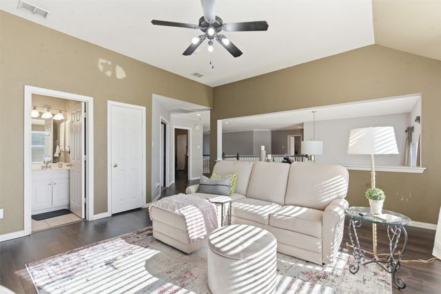 2537 Clearlake Drive, Grand Prairie, TX 75054