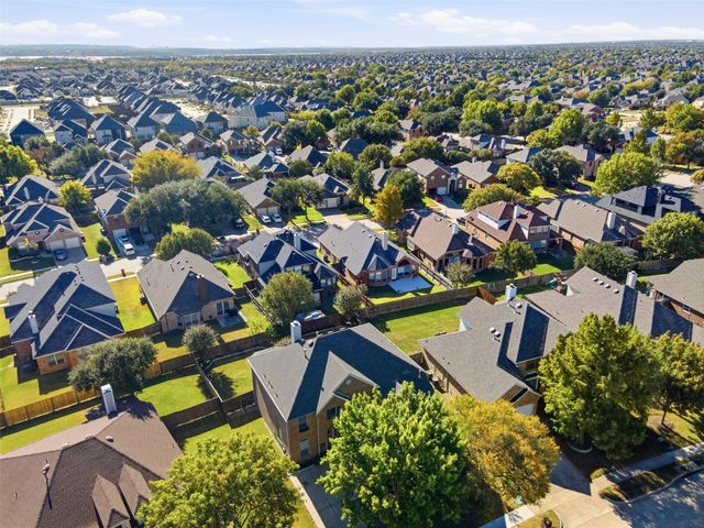 2537 Clearlake Drive, Grand Prairie, TX 75054