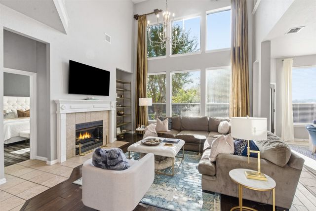 2537 Clearlake Drive, Grand Prairie, TX 75054