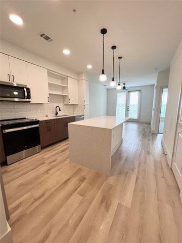 501 E College Street 1117, Lewisville, TX 75057