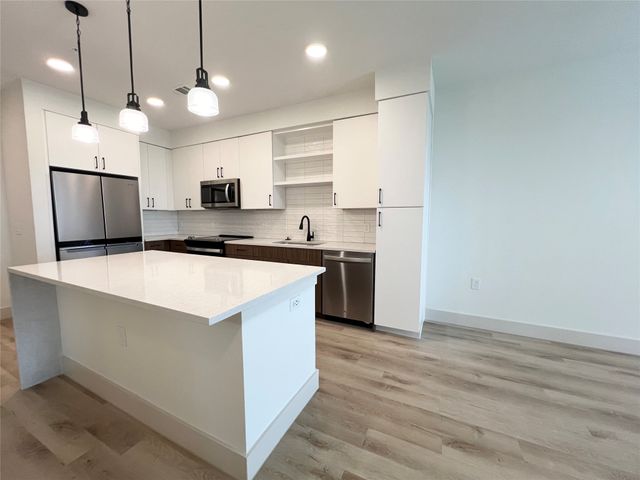 501 E College Street 1117, Lewisville, TX 75057