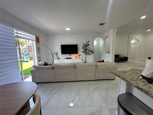 4119 NE 21 CT, Homestead, FL 33033