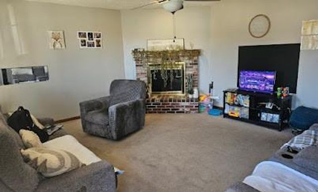 1007 Foxridge Drive, Warrensburg, MO 64093