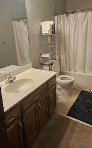 1007 Foxridge Drive, Warrensburg, MO 64093