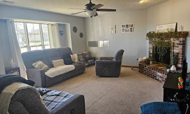 1007 Foxridge Drive, Warrensburg, MO 64093