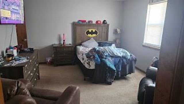 1007 Foxridge Drive, Warrensburg, MO 64093