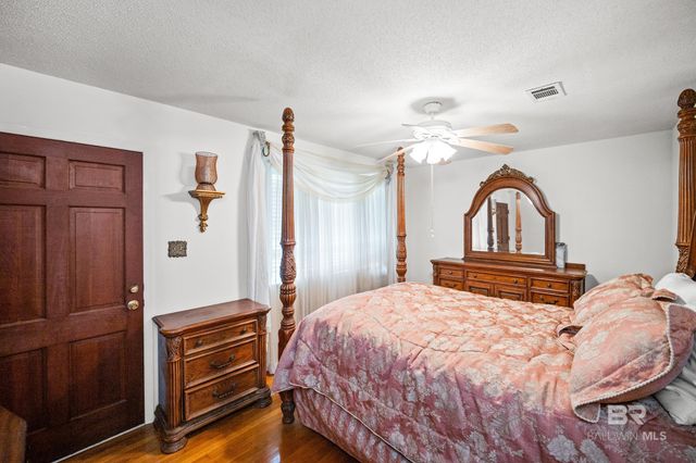 410 W Fig Avenue, Foley, AL 36535