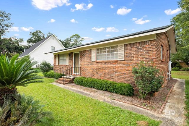 410 W Fig Avenue, Foley, AL 36535