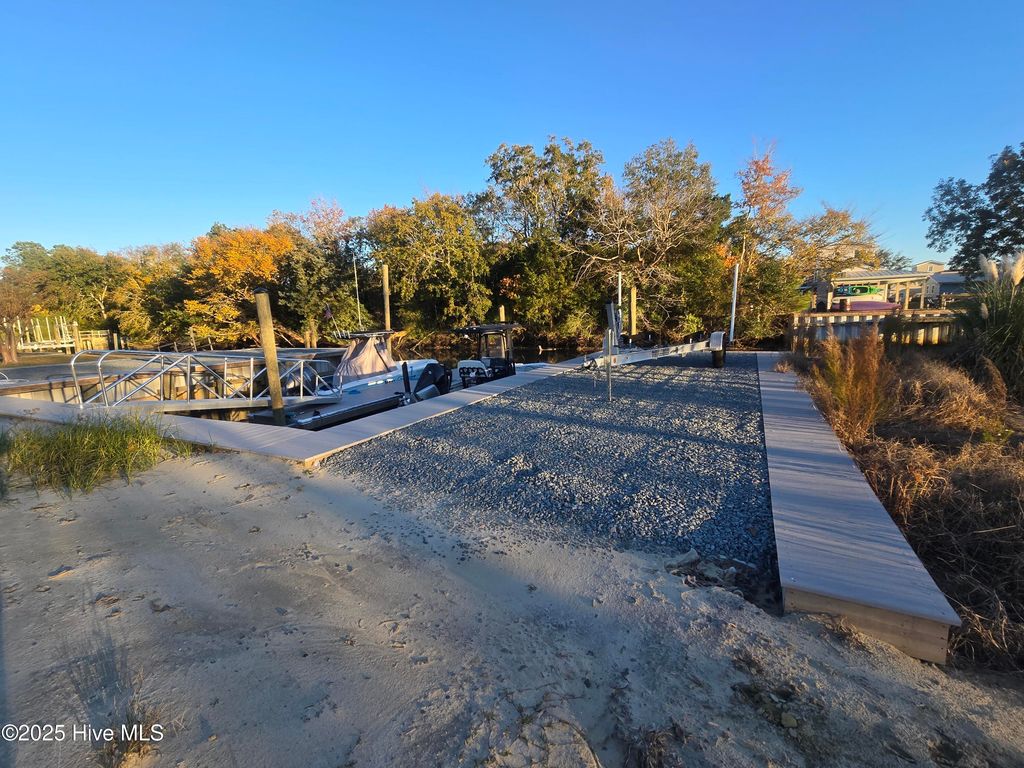 113 Mallard Drive, Hampstead, NC 28443