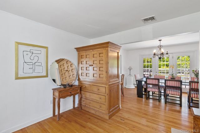 59 Wiltshire Street, Southampton, NY 11968