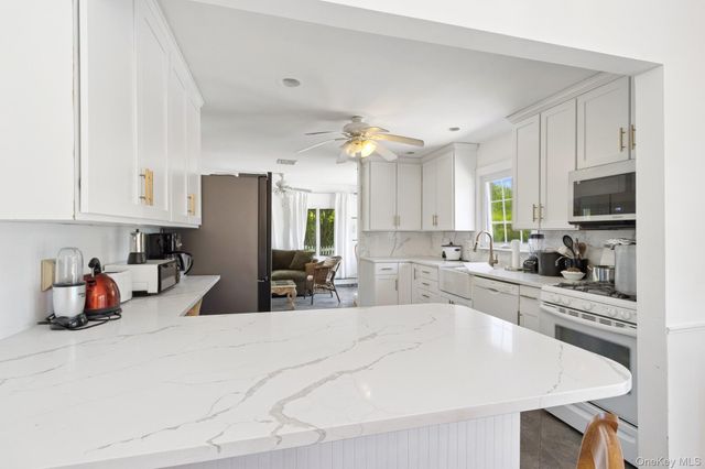 59 Wiltshire Street, Southampton, NY 11968