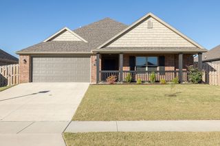 303 S Coventry Avenue, Farmington, AR 72730
