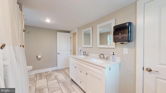 206 CHESTNUT ST, Mount Holly, NJ 08060