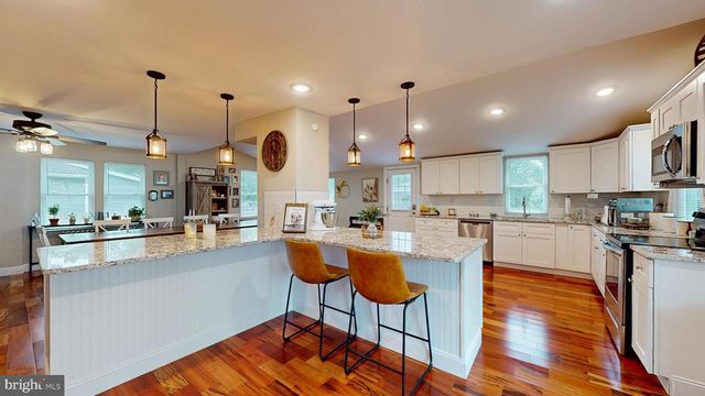 206 CHESTNUT ST, Mount Holly, NJ 08060