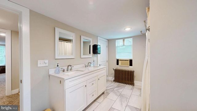 206 CHESTNUT ST, Mount Holly, NJ 08060