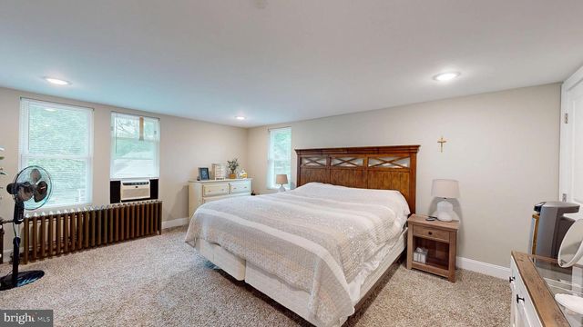 206 CHESTNUT ST, Mount Holly, NJ 08060