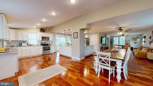 206 CHESTNUT ST, Mount Holly, NJ 08060