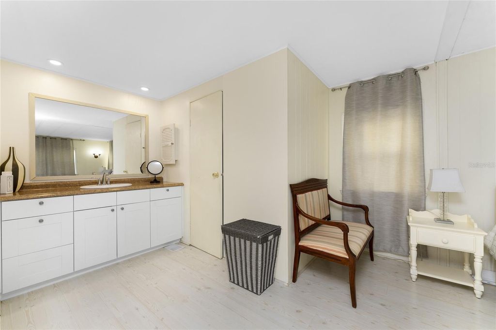 Image 16 of property listing at 1341 BLUE HERON DRIVE, Englewood, FL 34224