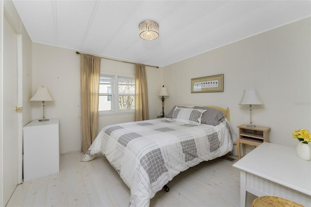 Image 19 of property listing at 1341 BLUE HERON DRIVE, Englewood, FL 34224