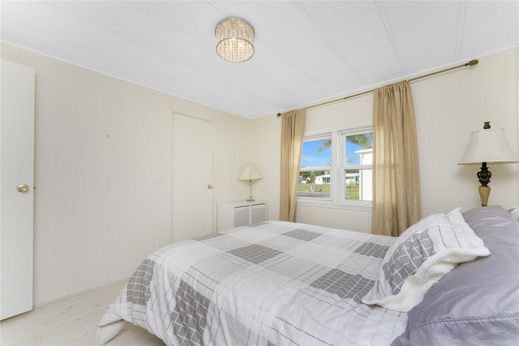 Image 20 of property listing at 1341 BLUE HERON DRIVE, Englewood, FL 34224